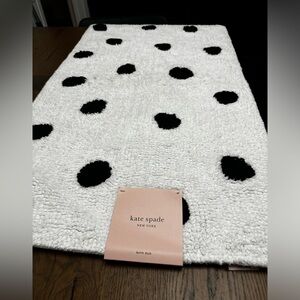 Kate Spade New York polka dot bath mat